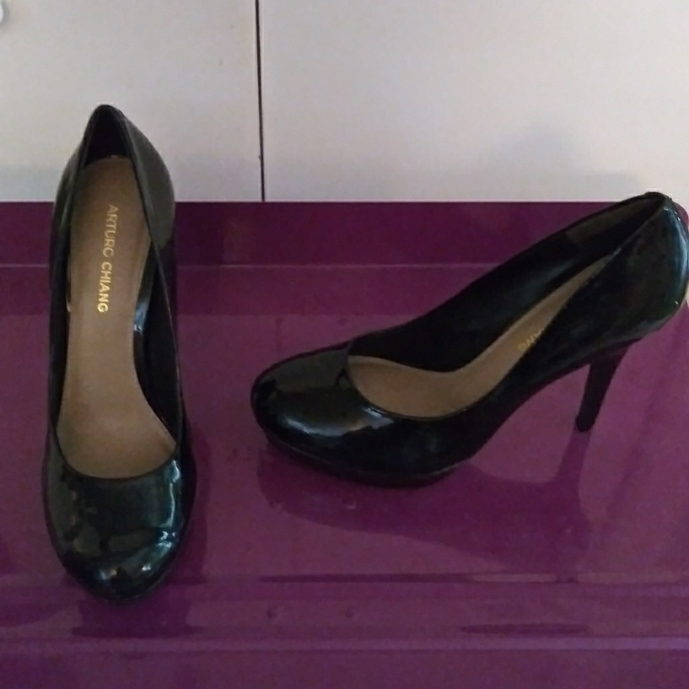 Arturo Chiang Pumps